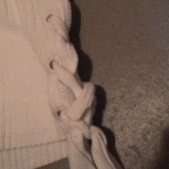 charlotte russe cropped white sweater, x small - Picture 3 of 4